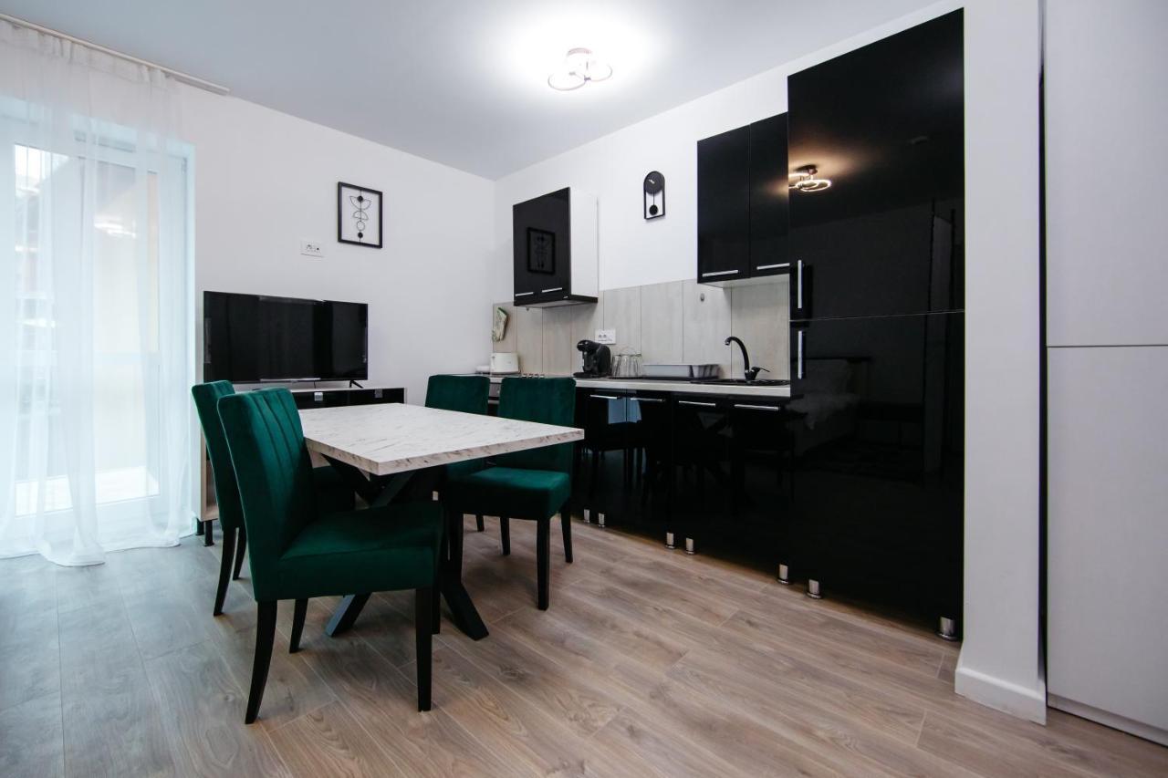 Апартаменты L&V Family Studio Синая Экстерьер фото