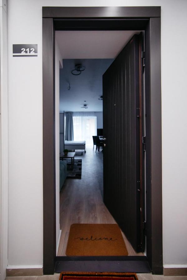 Апартаменты L&V Family Studio Синая Экстерьер фото